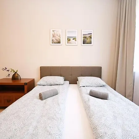 Lejlighed Przytulne Studio Z Klimatyzacja Blisko Plazy By Noclegi Renters